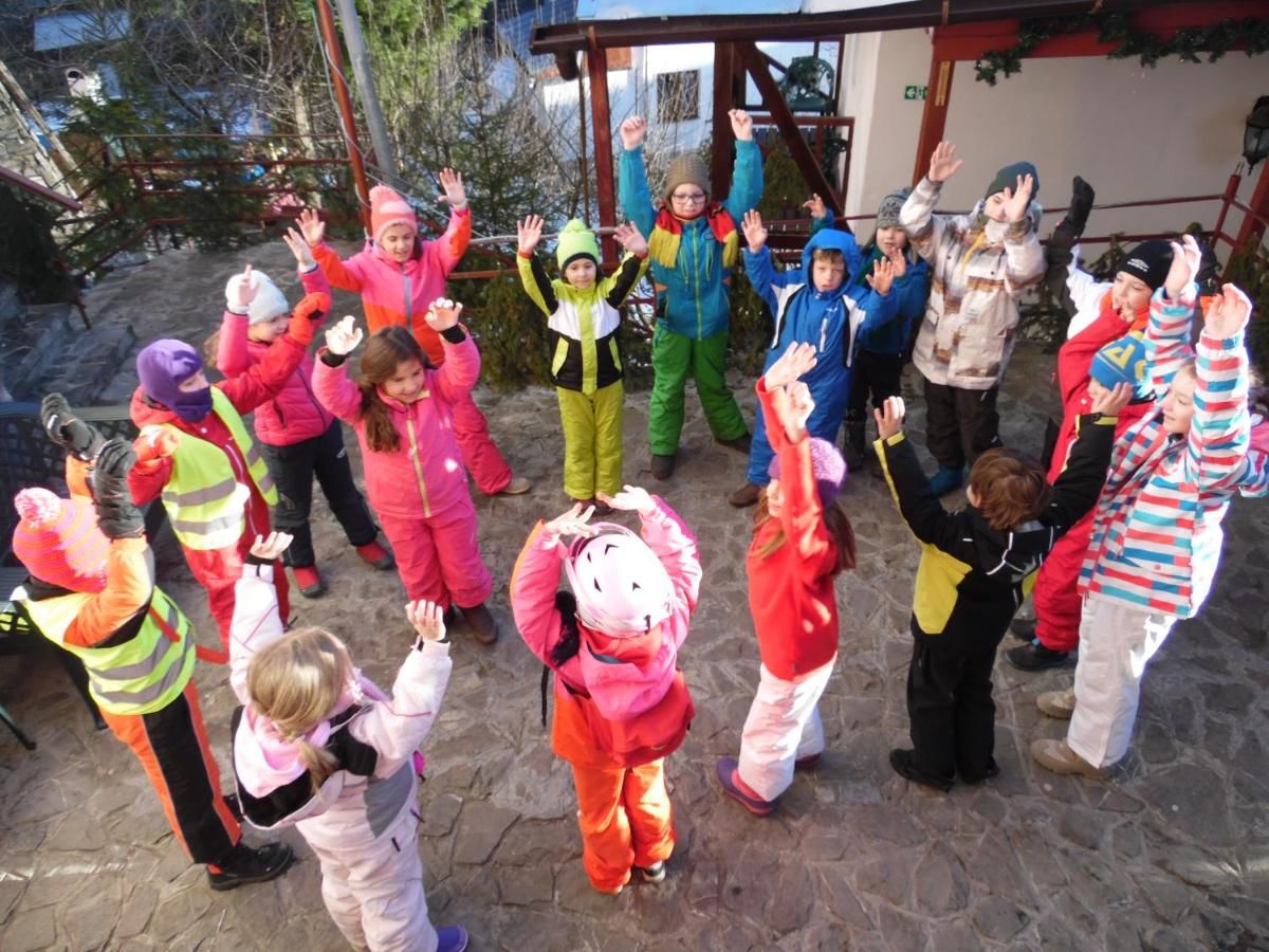 Гостевой дом HOSTEL Casa Cristina Буштени-39