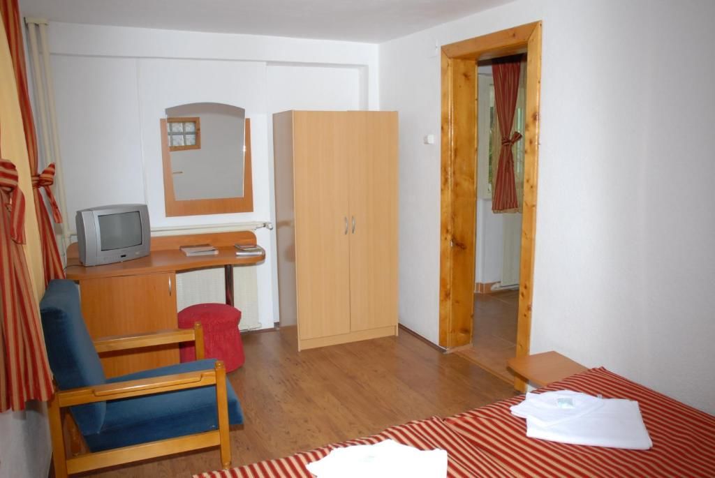 Гостевой дом HOSTEL Casa Cristina Буштени-54
